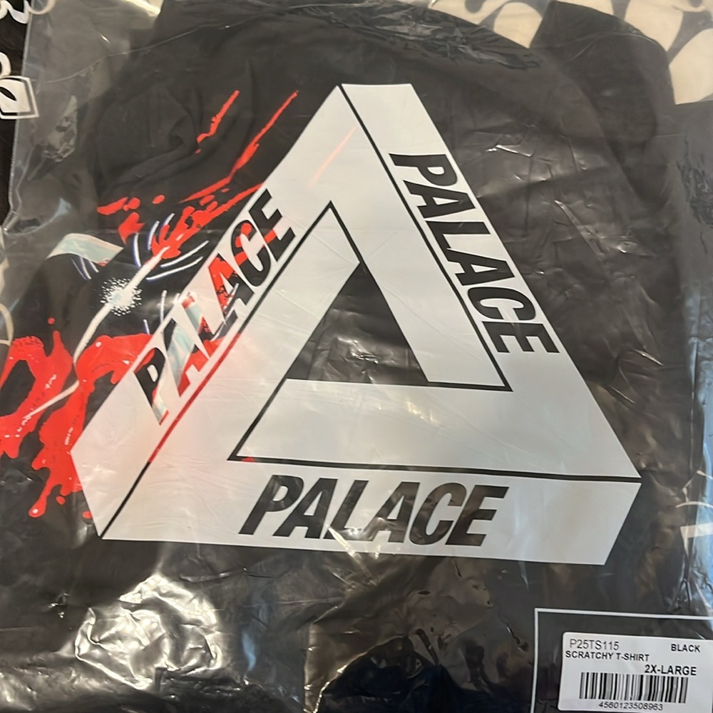 FW23 PALACE “SCRATCHY” TEE